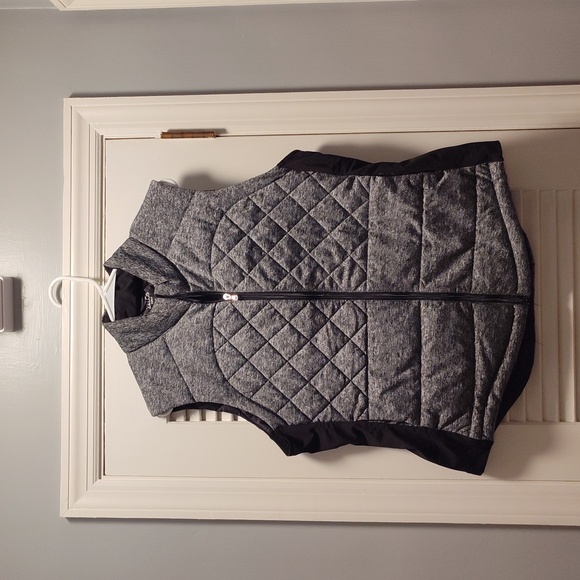 ZELOS Jackets & Blazers - EUC Zelos Women's Gray & Black Puffer Vest, Size: 1X